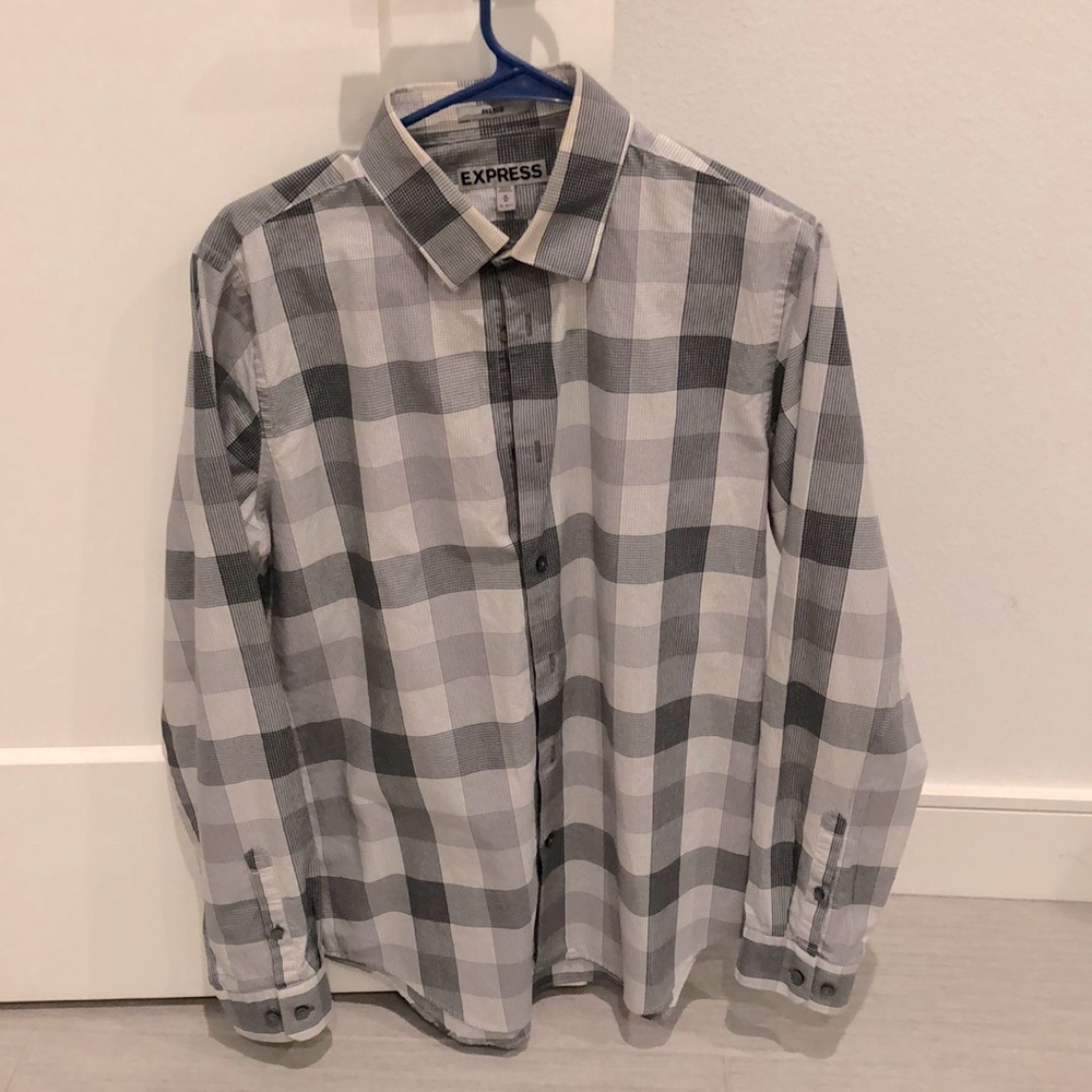 Men’s Medium Fitted Express Dress Shirt